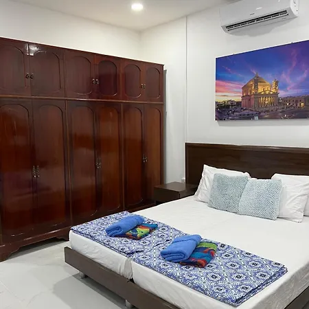 Sun And Sea 2 Aparthotel